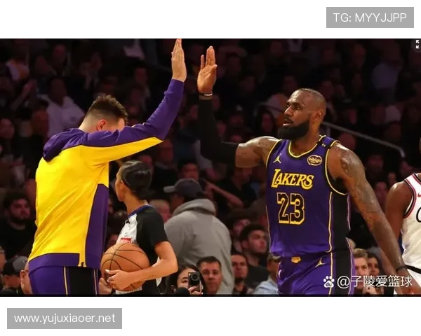 詹姆斯表现出色还常组织团建 詹姆斯表现出色还常组织团建